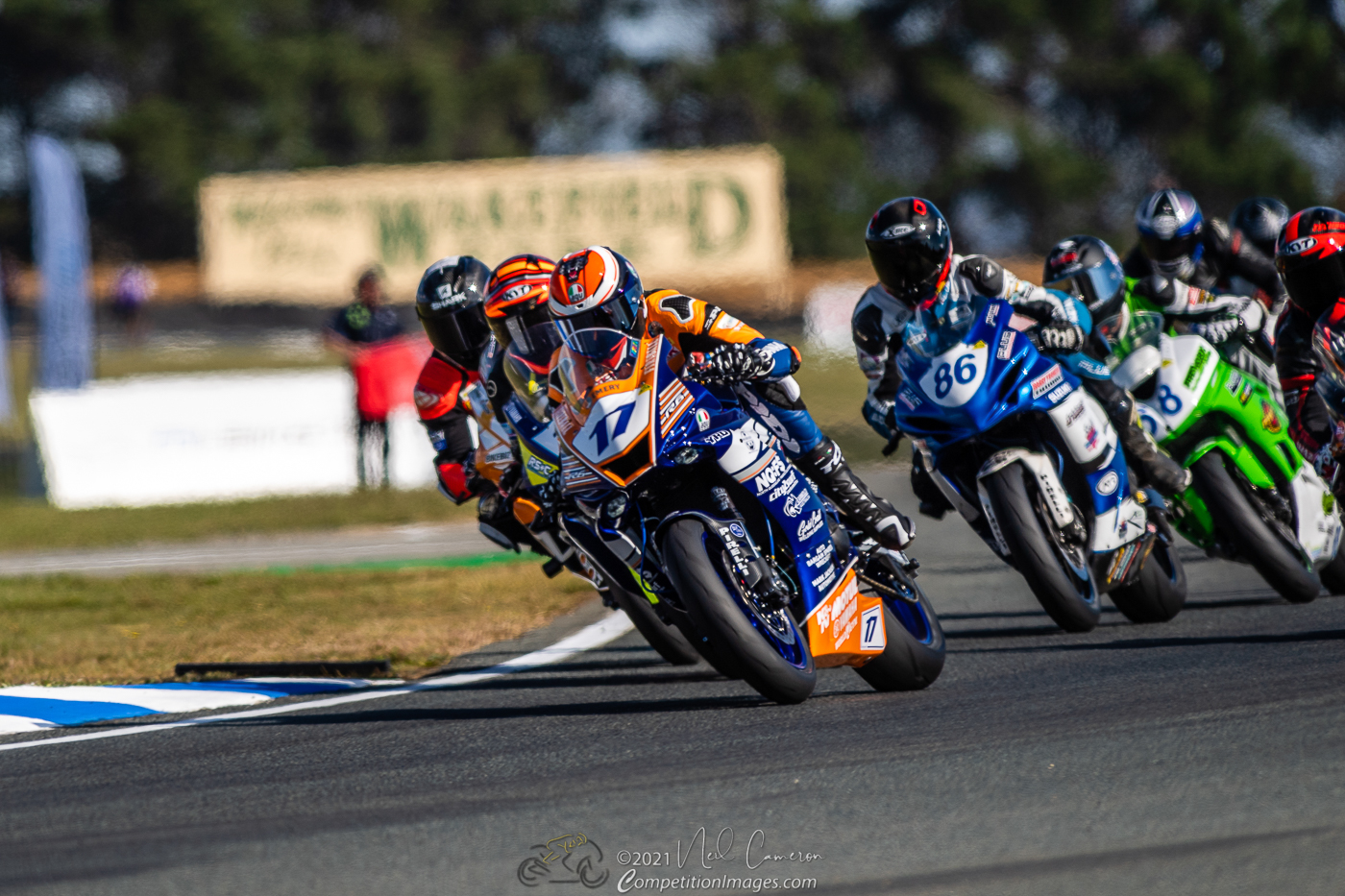 Broc Peason leads from startBroc Peason leads from start